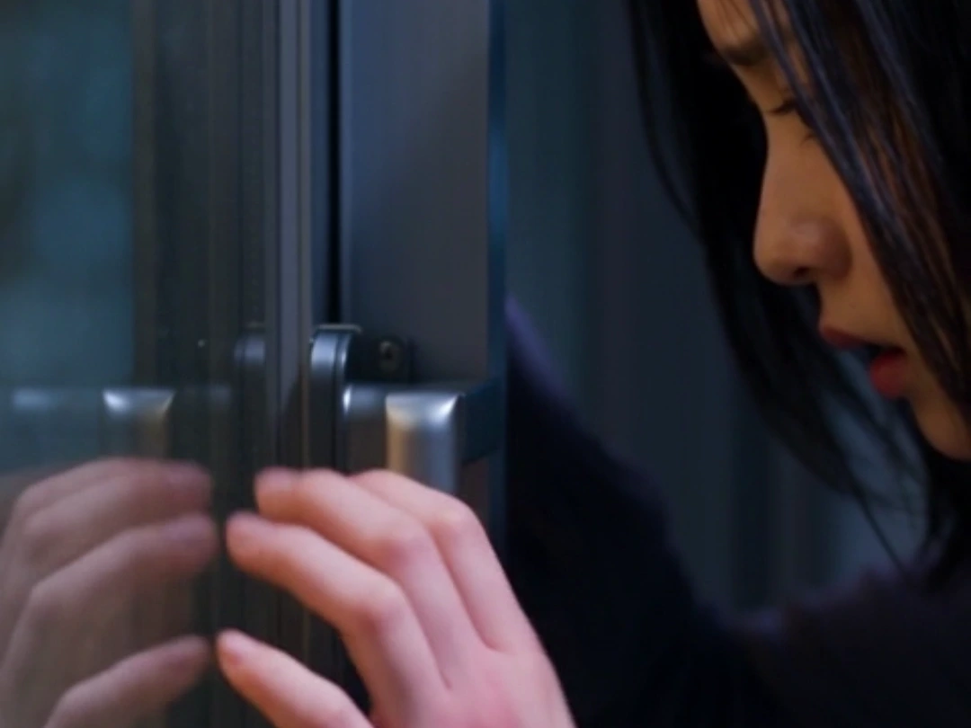 Haruka at the locked balcony door, her hand reflected in the glass in Qianye